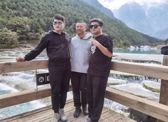 蓝月谷2.jpg 蓝月谷2.jpg