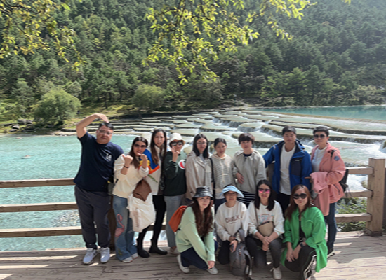 蓝月谷1.jpg 蓝月谷1.jpg